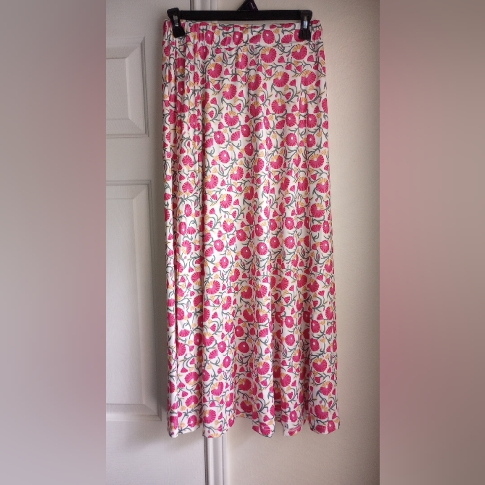 Floral Unbranded Maxi Skirt Elastic Waist Size S ( New Without Tag)